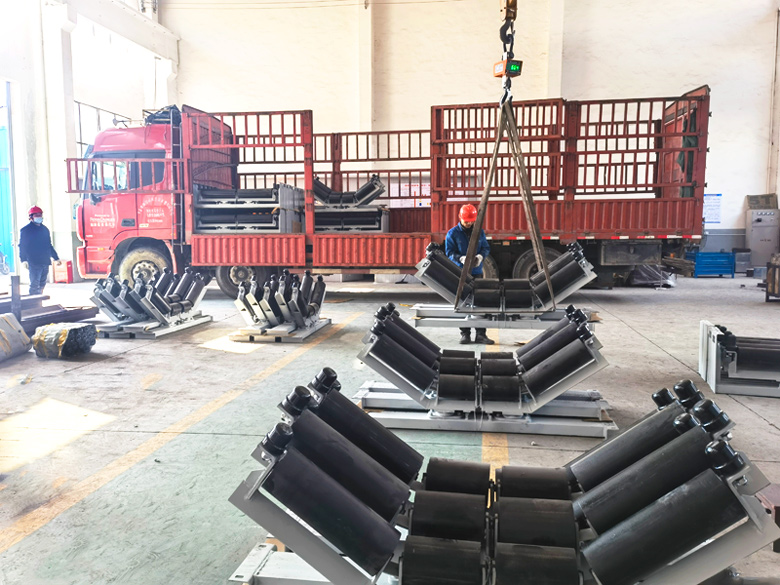 年前忙交貨，解決雨雪冰凍天氣皮帶機(jī)打滑跑偏問(wèn)題